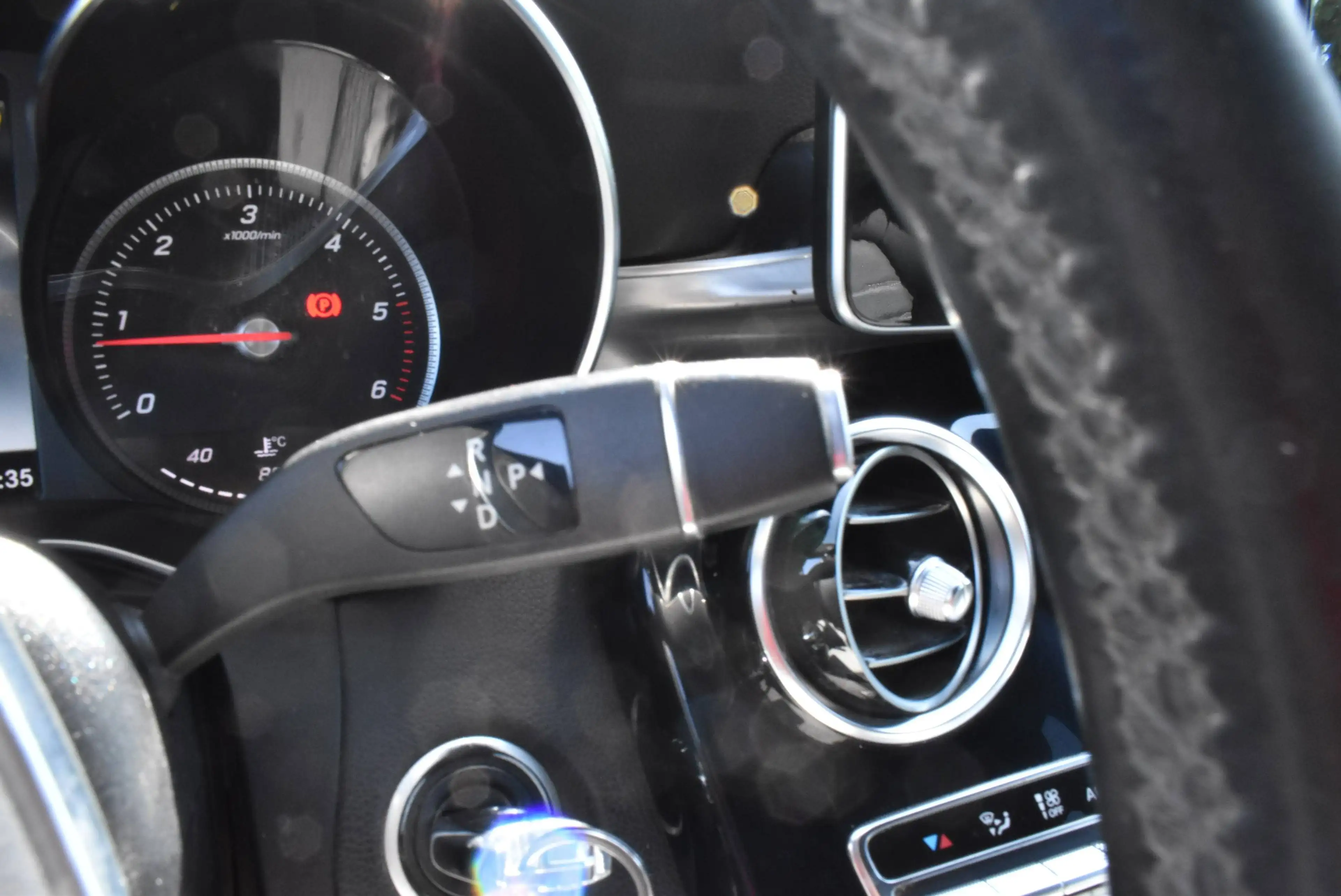 Mercedes-Benz GLC 220 d 4-Matic Pack AMG Autom / Full Led / GPS / Leder — photo 13