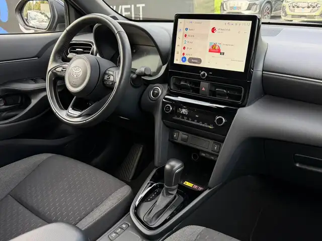 Toyota Yaris Cross view 5