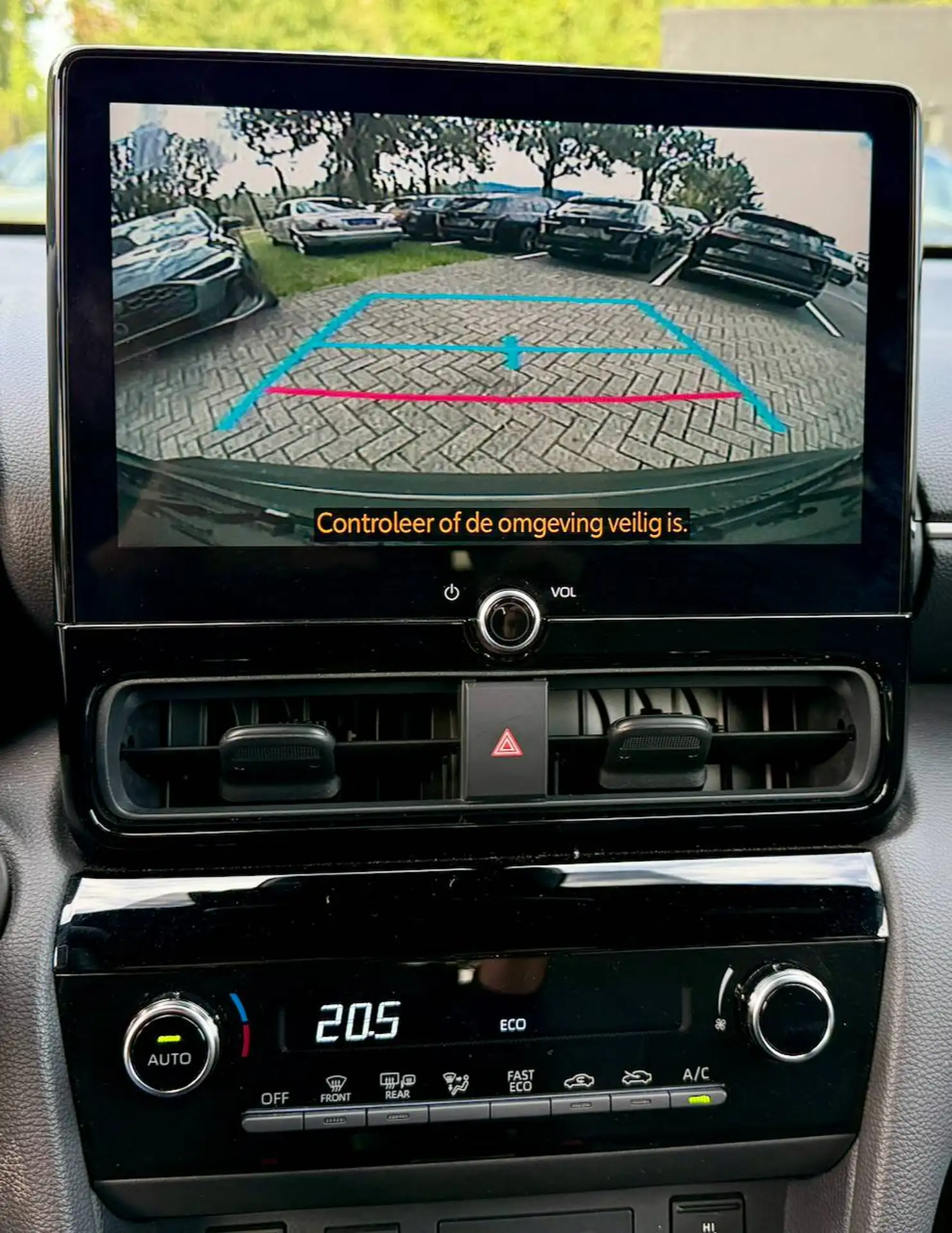 Toyota Yaris Cross HEV STYLE CARPLAY STUUR-EN ZETELVERWARMING KEYLESS — 13/13