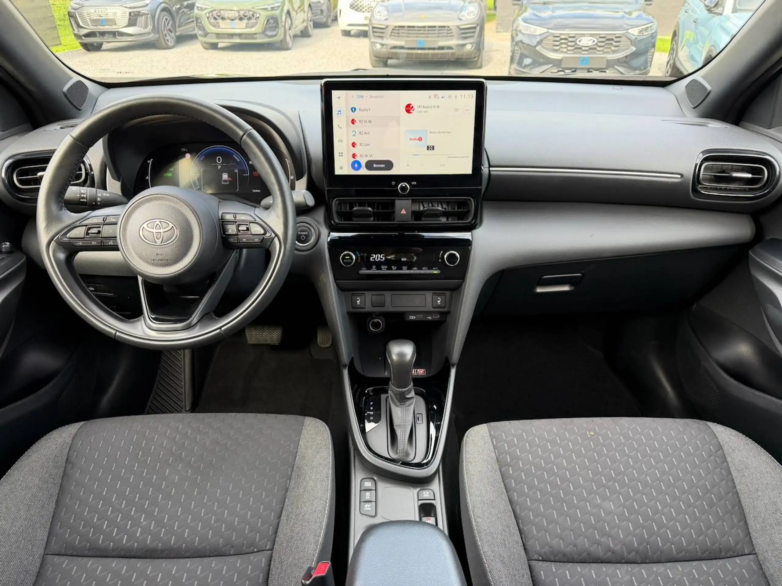 Toyota Yaris Cross HEV STYLE CARPLAY STUUR-EN ZETELVERWARMING KEYLESS — 8/13
