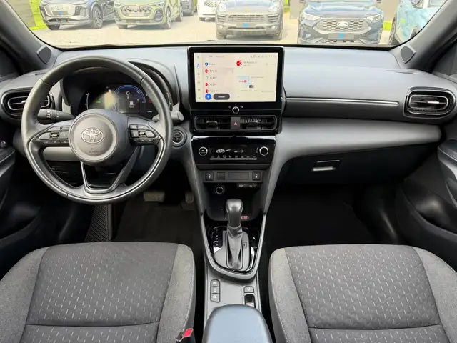 Toyota Yaris Cross view 8