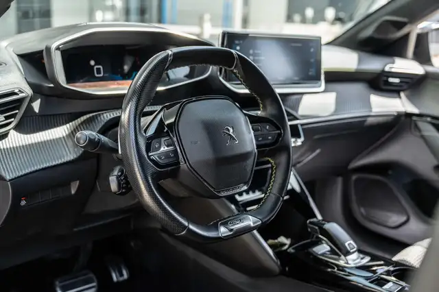 Peugeot 208 view 7