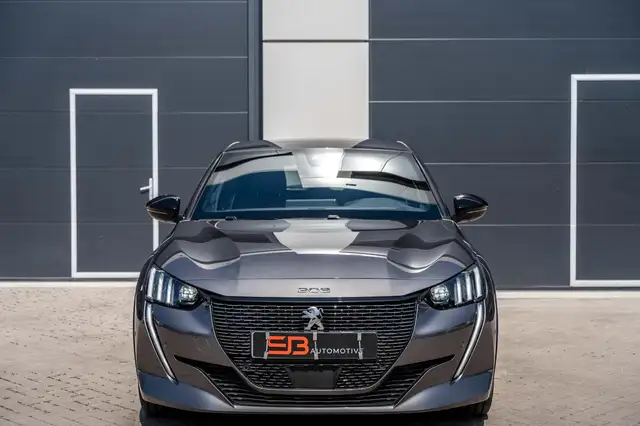 Peugeot 208 view 4