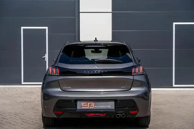 Peugeot 208 view 11