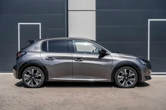 Peugeot 208 view 6