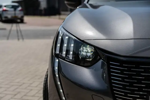 Peugeot 208 view 15
