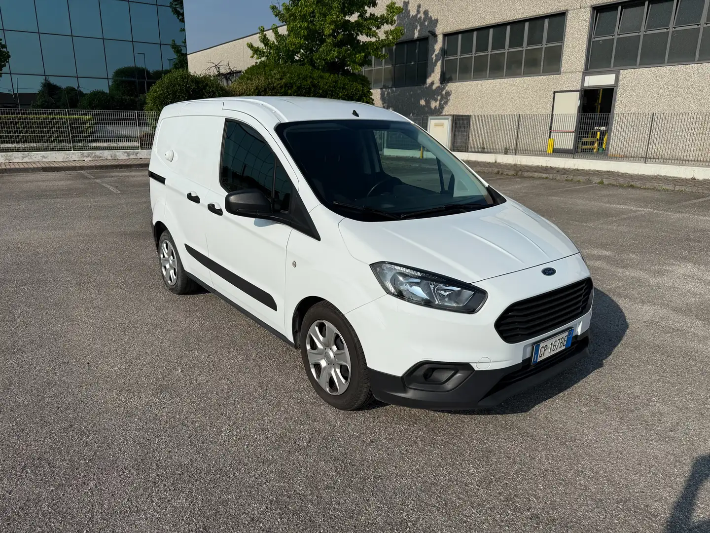 Ford Transit Courier Bianco - 2