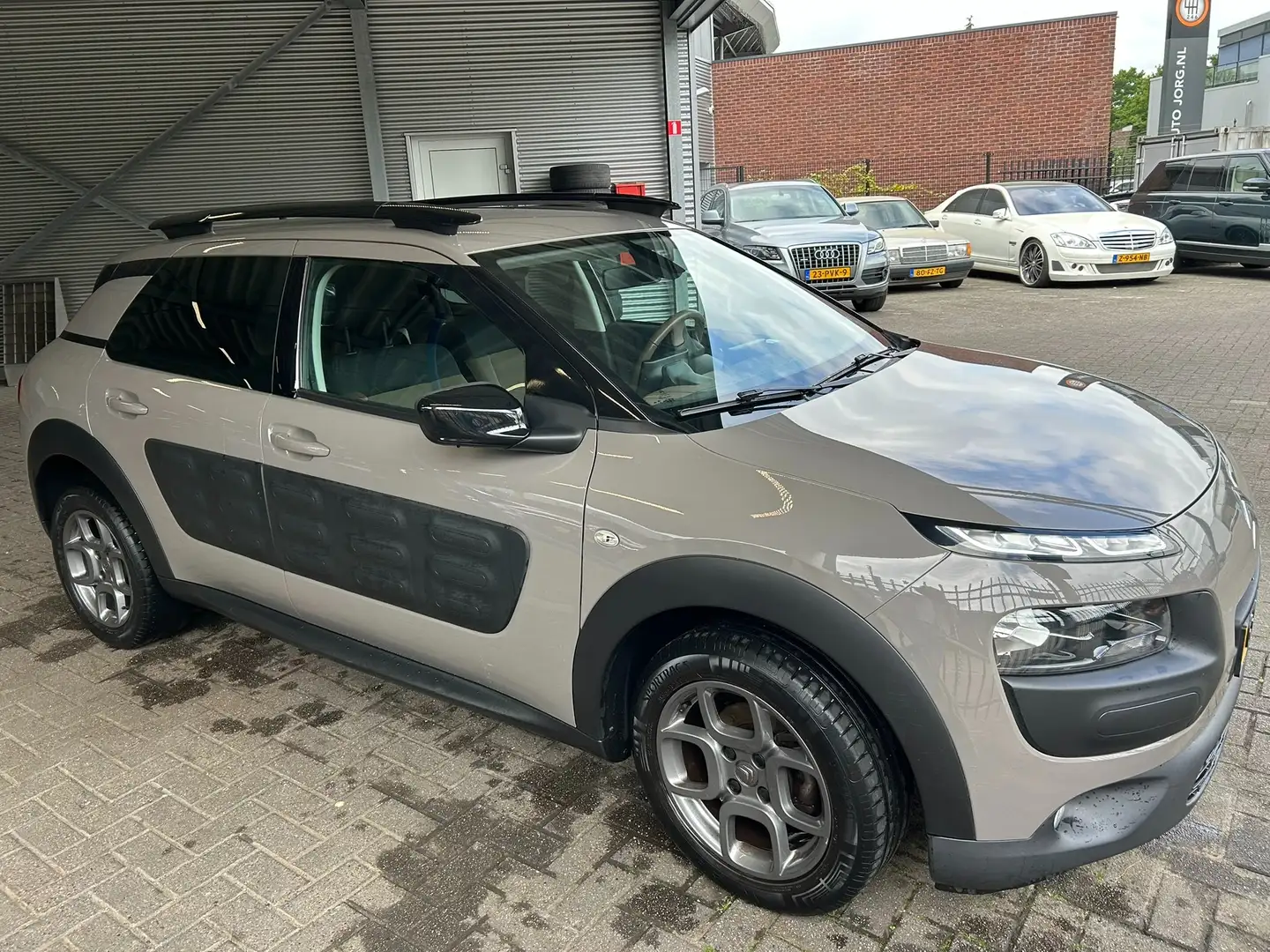 Citroen C4 Cactus 1.2 VTi Business Maro - 1