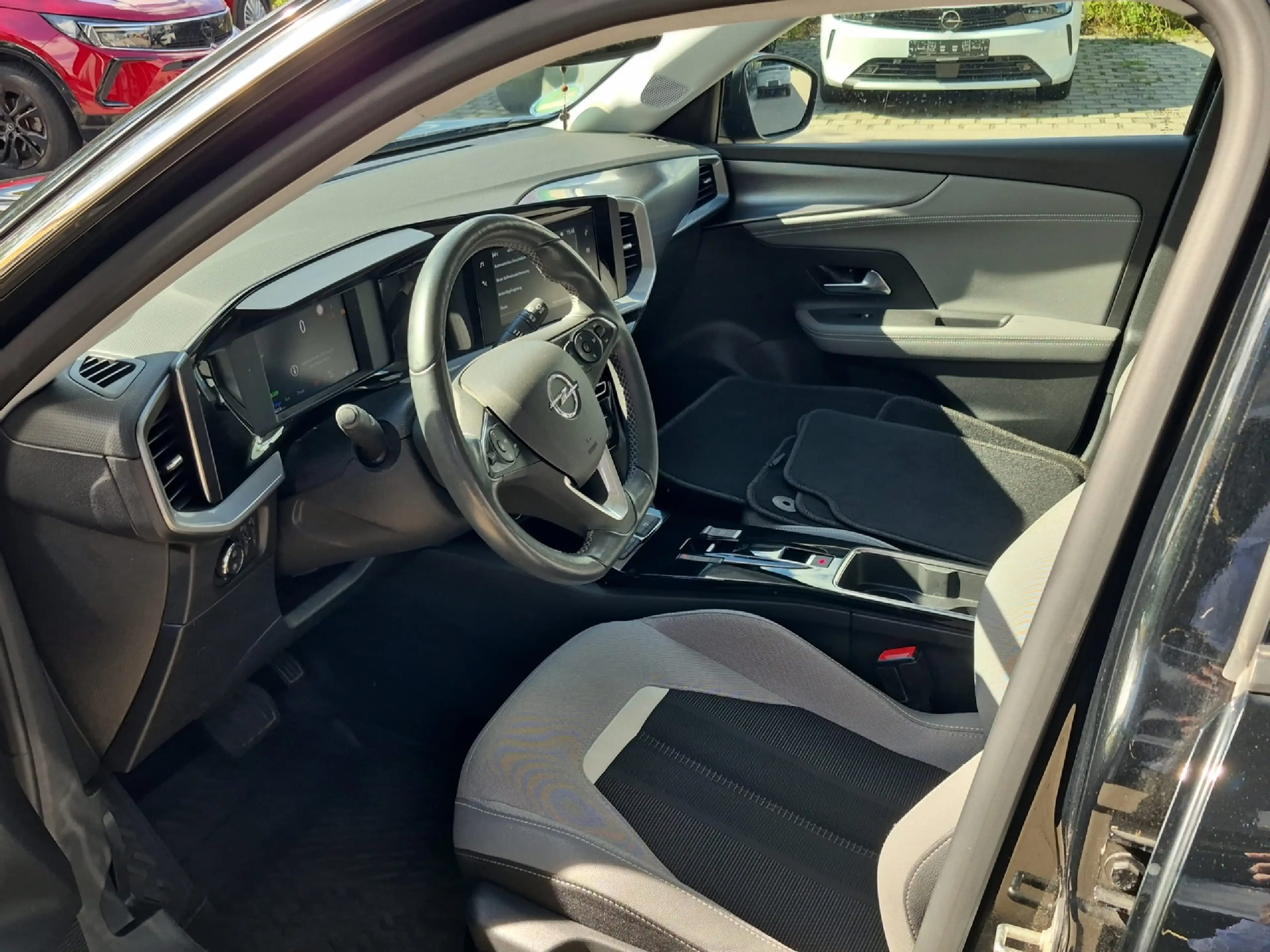 Opel Mokka-E Elegance LED+SHZ+Fernlichtass.+Kam.+LM — photo 6