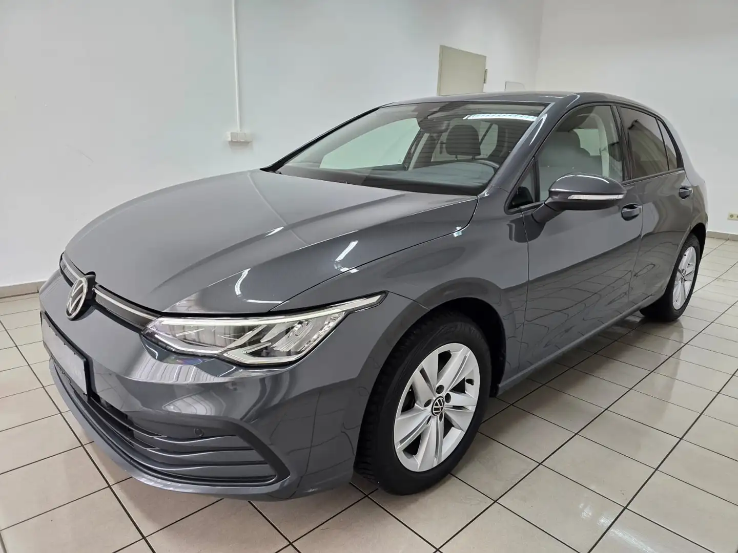 Volkswagen Golf VIII Lim. Life 1.5 TSI LED Virtual Navi CarPlay Gris - 1