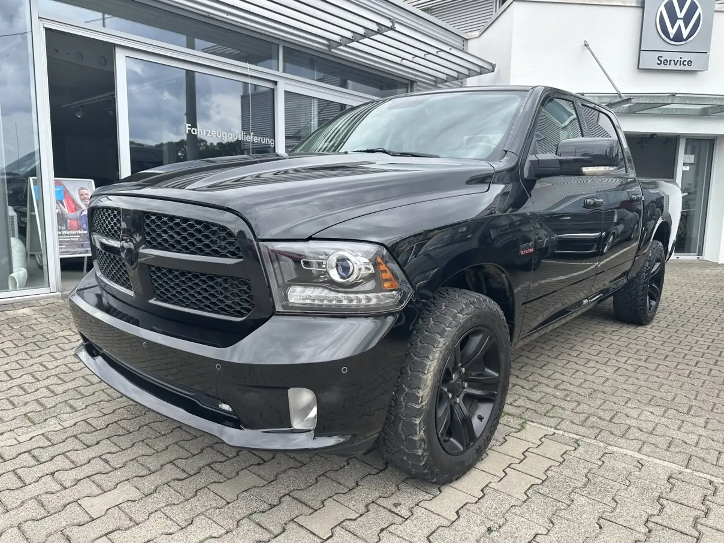 Dodge RAM 1500 HEMI 5.7 CREW CAB SPORT Zwart - 2