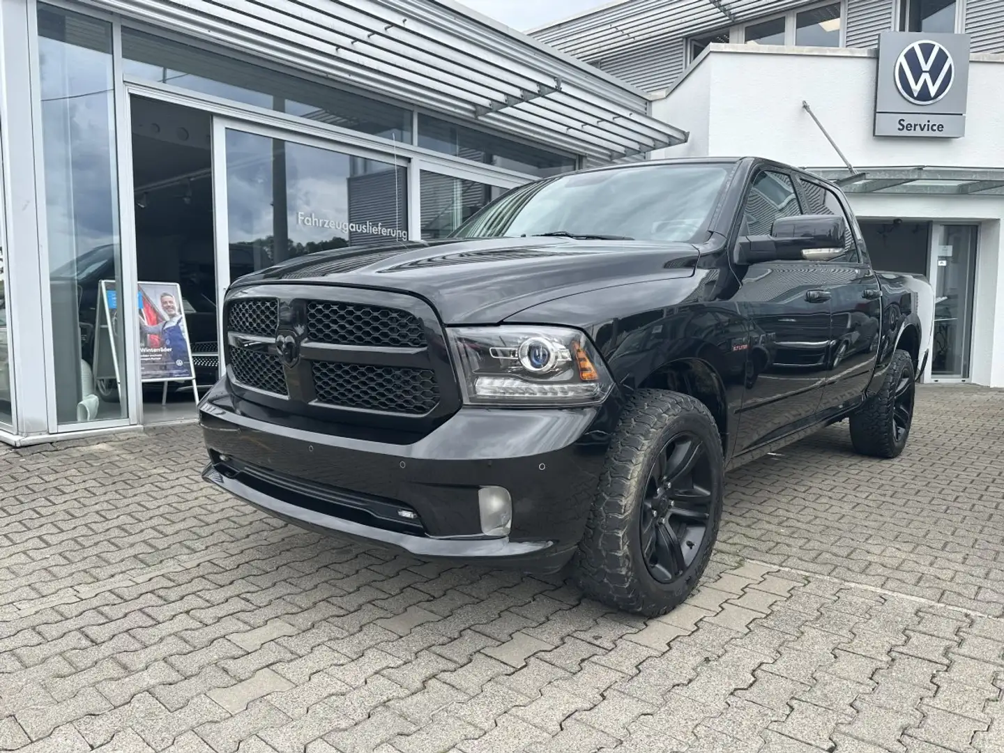 Dodge RAM 1500 HEMI 5.7 CREW CAB SPORT Zwart - 1