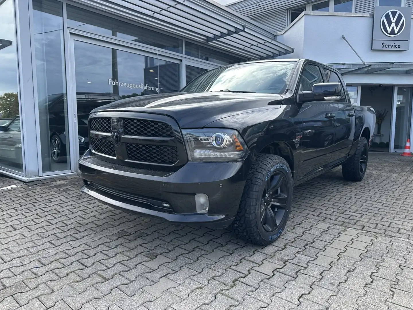 Dodge RAM 1500 HEMI 5.7 CREW CAB SPORT Schwarz - 1