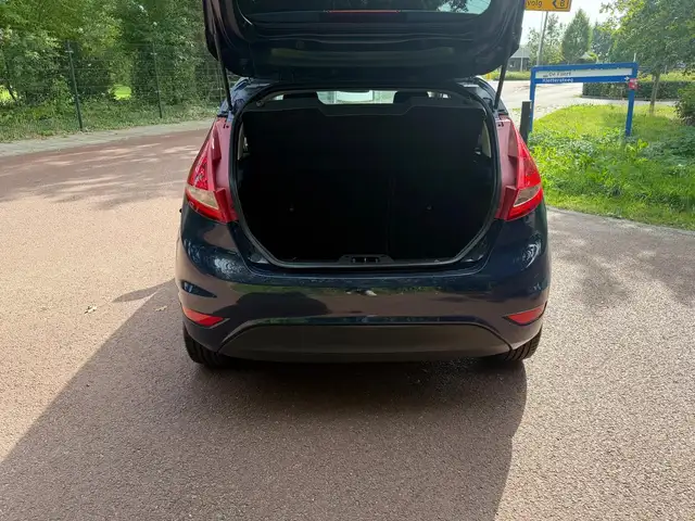Ford Fiesta view 9