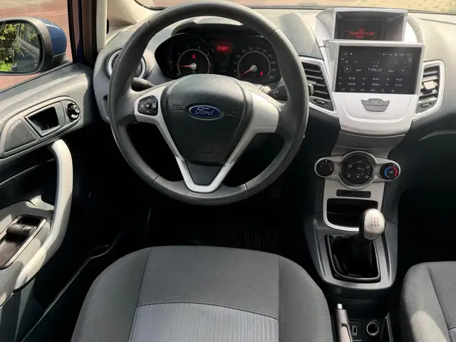 Ford Fiesta view 14