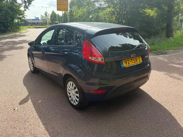 Ford Fiesta view 5