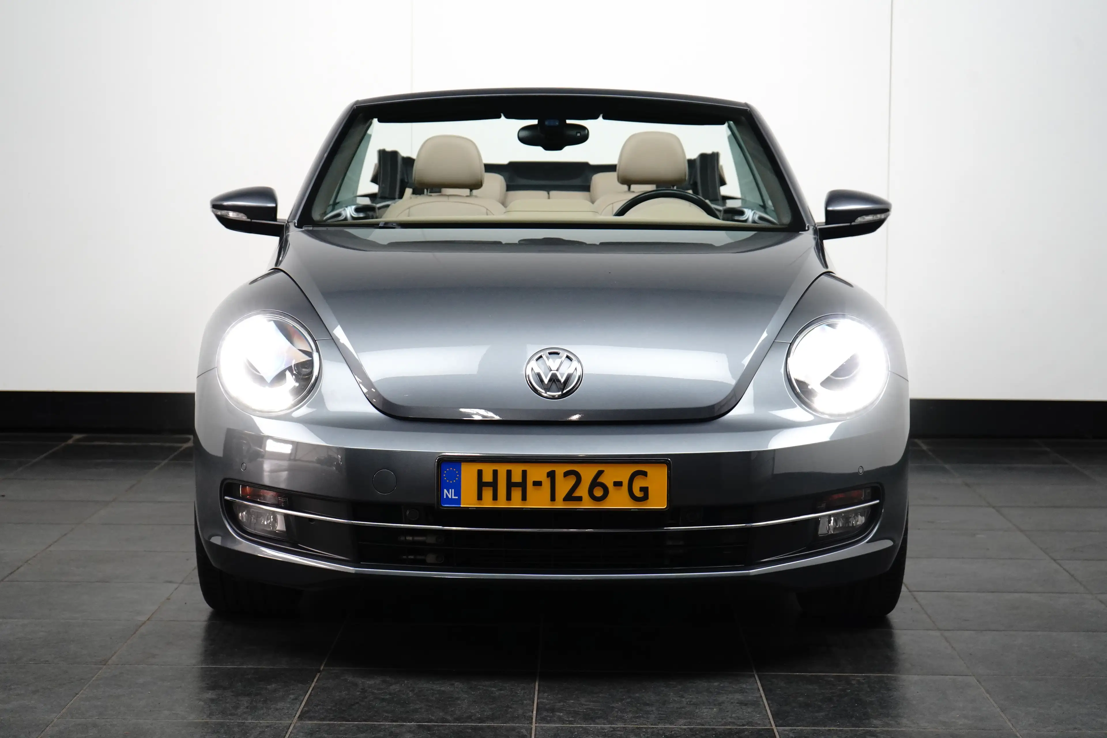 Volkswagen Beetle Cabriolet 1.2 TSI 105PK Design BlueMotion | STOELV — photo 2