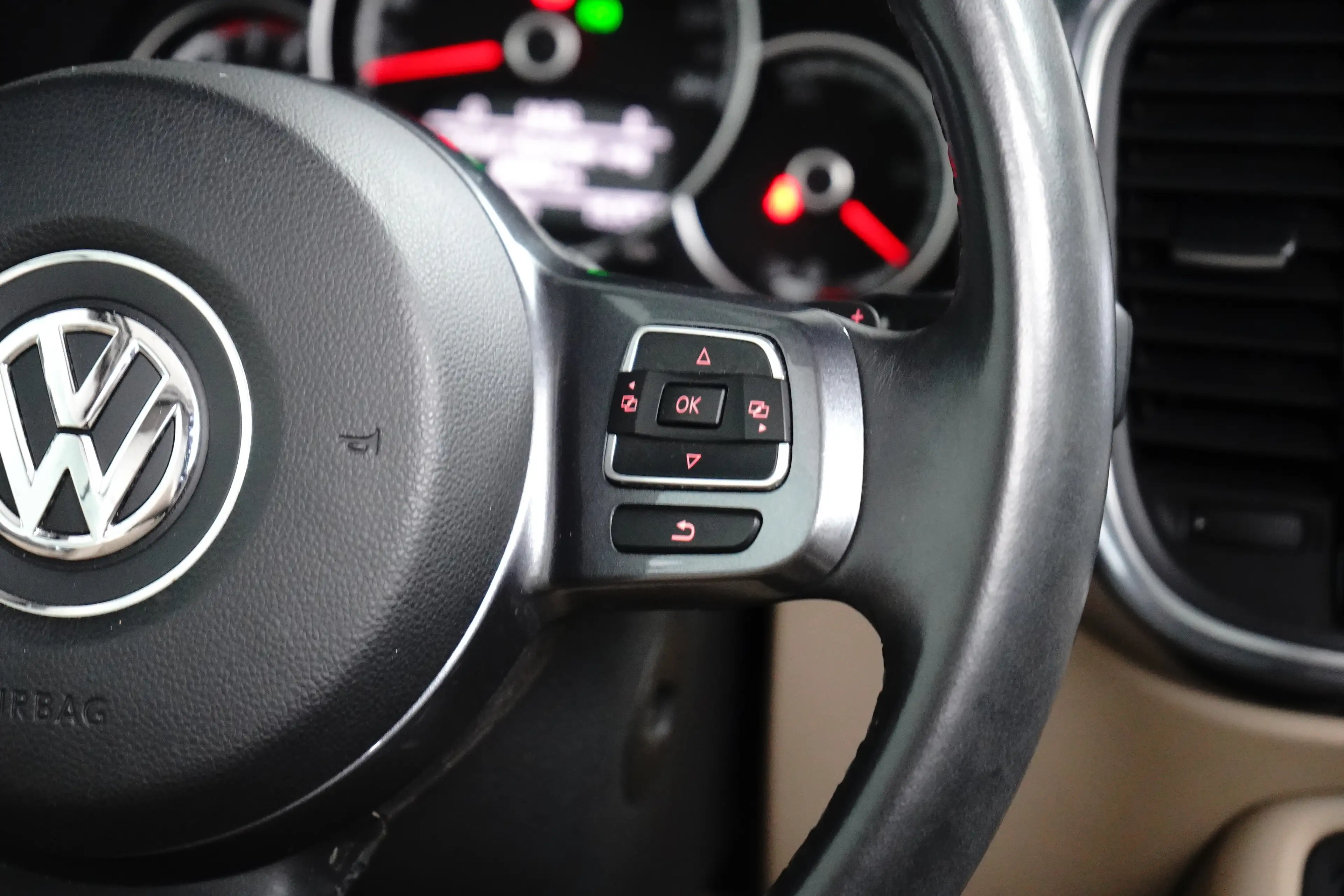 Volkswagen Beetle Cabriolet 1.2 TSI 105PK Design BlueMotion | STOELV — photo 15