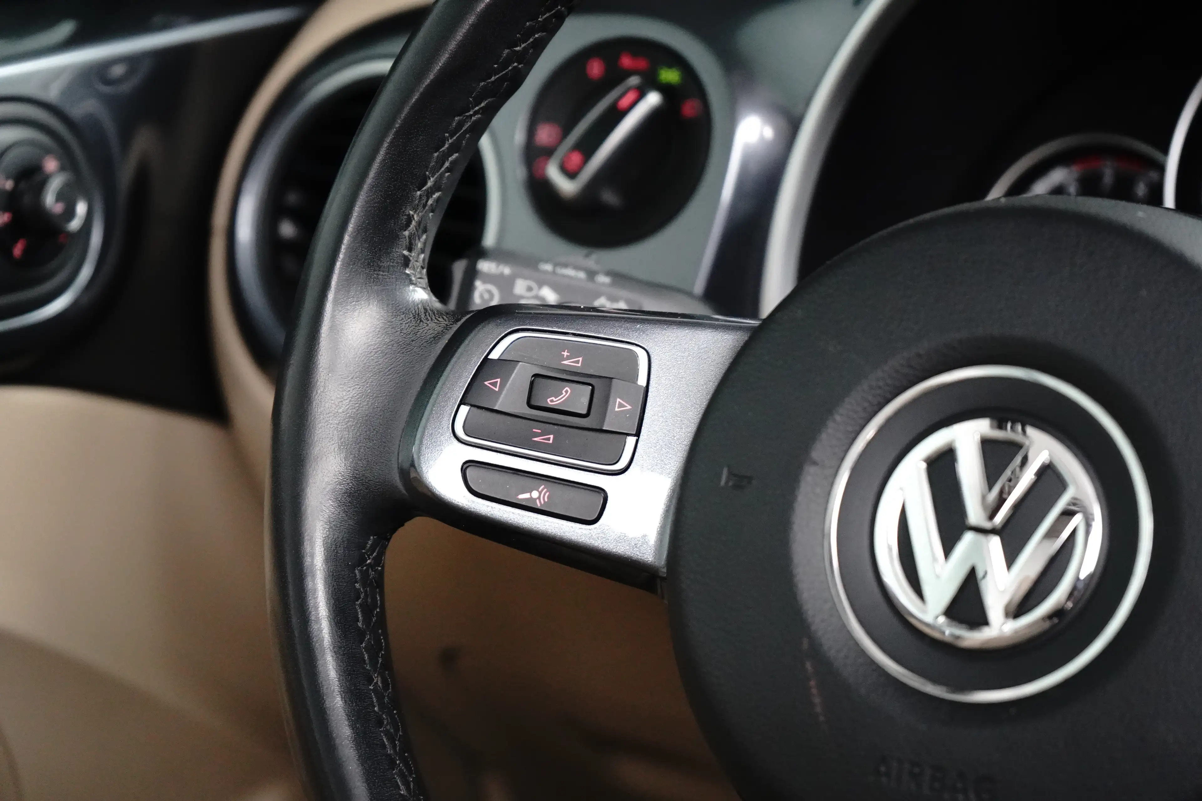 Volkswagen Beetle Cabriolet 1.2 TSI 105PK Design BlueMotion | STOELV — photo 14