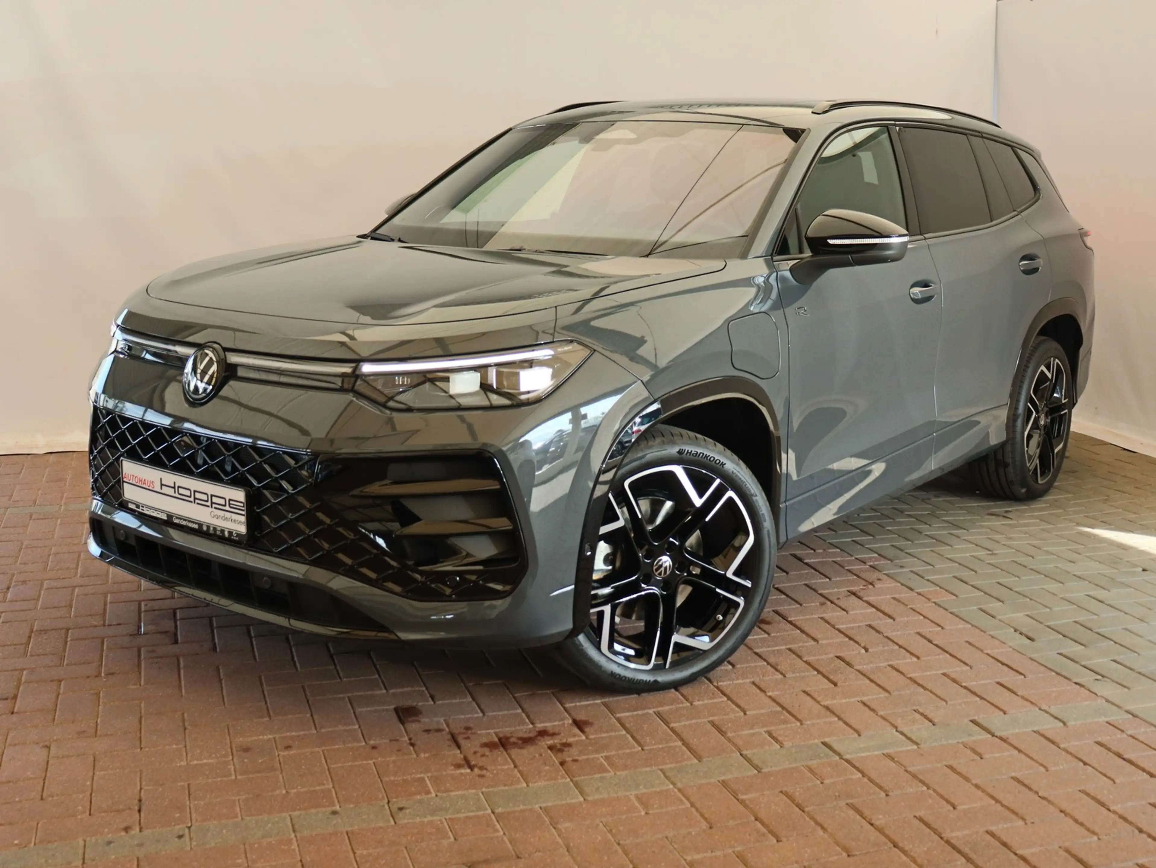 Volkswagen Tayron R-Line 1.5lTSI e-HYBRID AHK+PANO+LEDER+MATRIX — photo 3