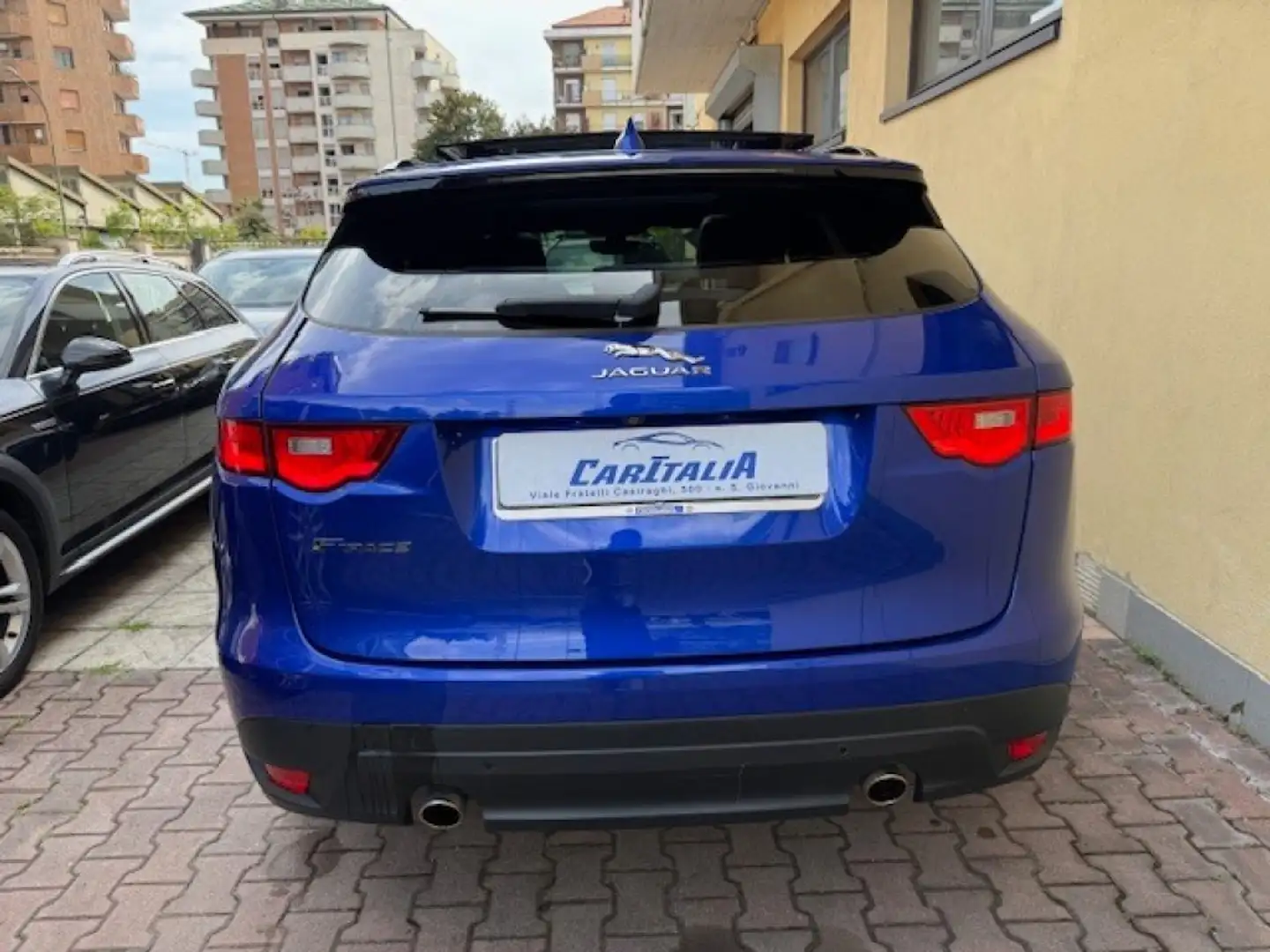 Jaguar F-Pace 2.0 D 240 CV AWD aut. R-Sport TETTO PANORAMICO Blu/Azzurro - 2