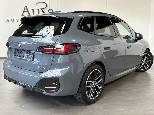 BMW 2 Series view 4