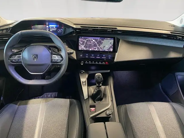 Peugeot 308 view 5