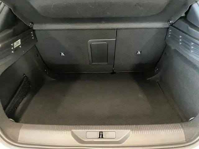 Peugeot 308 view 8