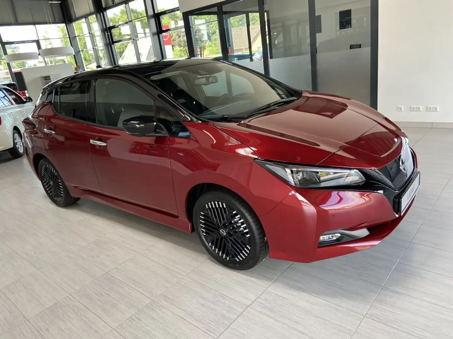 Nissan Leaf 39 kWh N-Connecta N-Connecta 360° Kamera Carplay Rot - 2