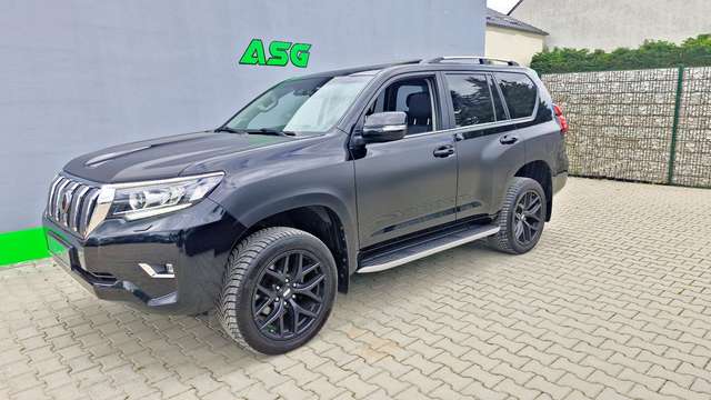 Imagine Toyota Land Cruiser TEC-Edition - AHK / Schiebedach