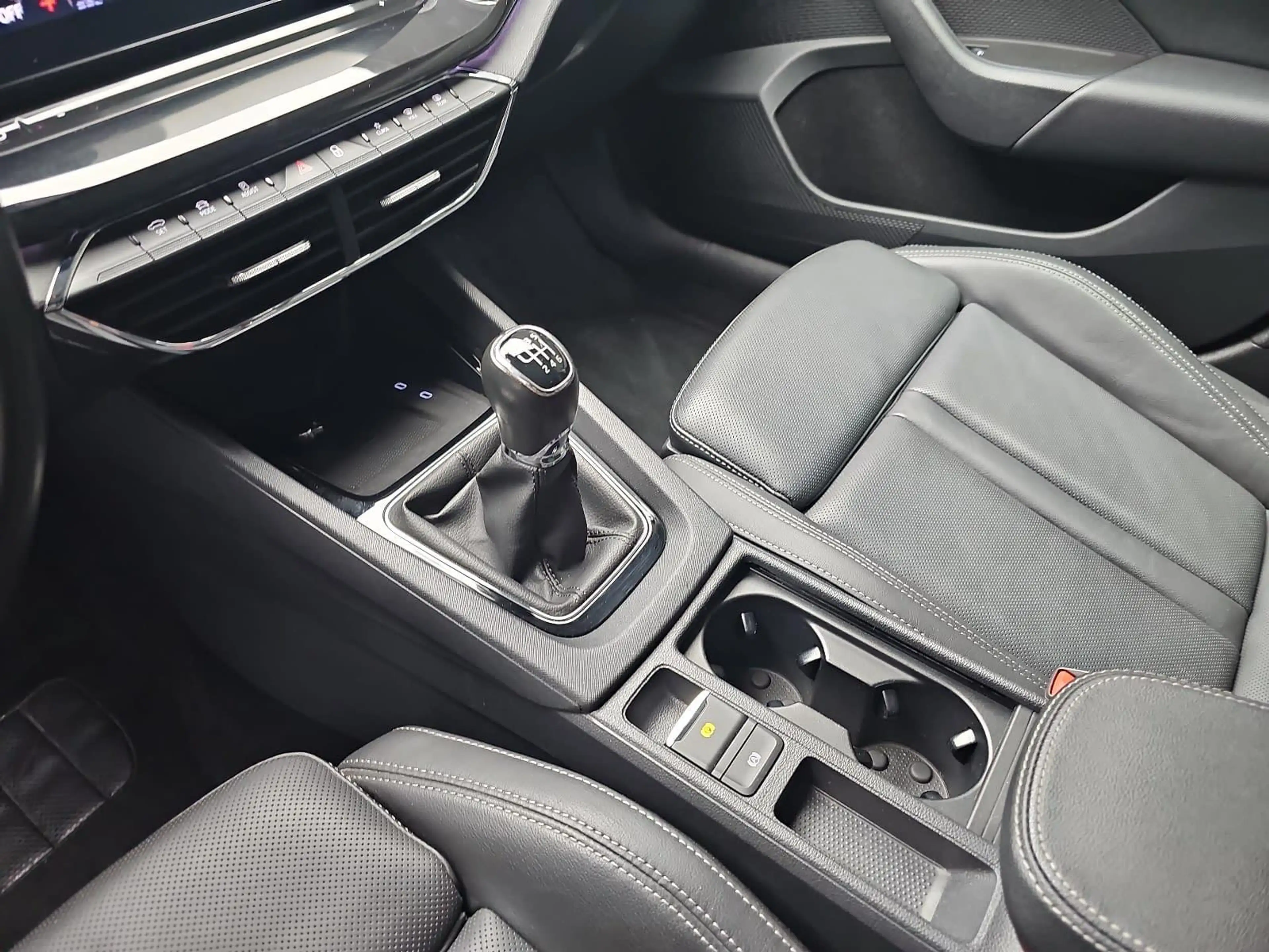 Skoda Octavia OCTAVIA COMBI 1.5 TSI EDITION NAVI LED ACC — photo 13