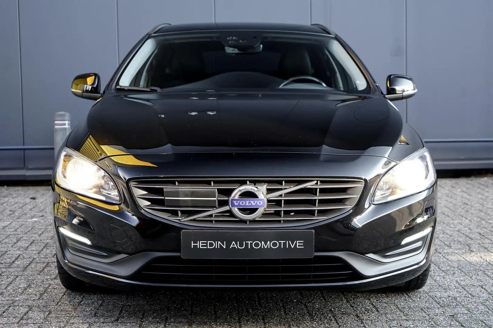 Volvo V60 1.5 T3 Kinetic | Trekhaak | Adaptive Cruise Contro Noir - 2