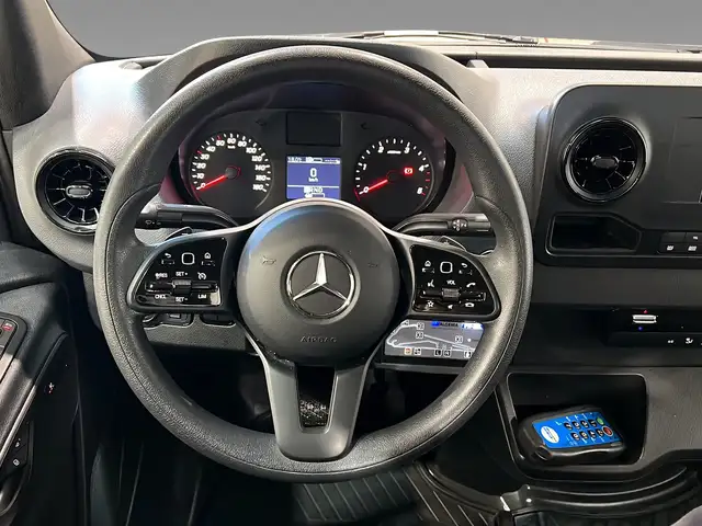 Mercedes-Benz Sprinter view 15