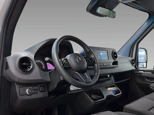 Mercedes-Benz Sprinter view 11