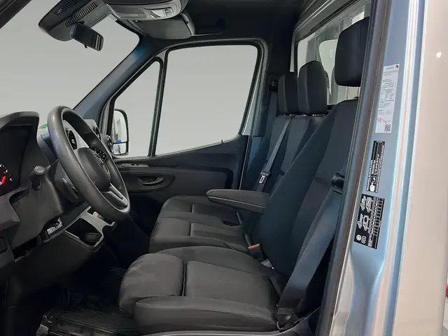 Mercedes-Benz Sprinter view 10