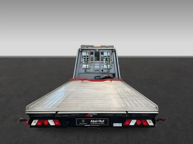 Mercedes-Benz Sprinter view 8