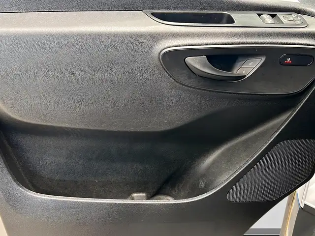 Mercedes-Benz Sprinter view 14