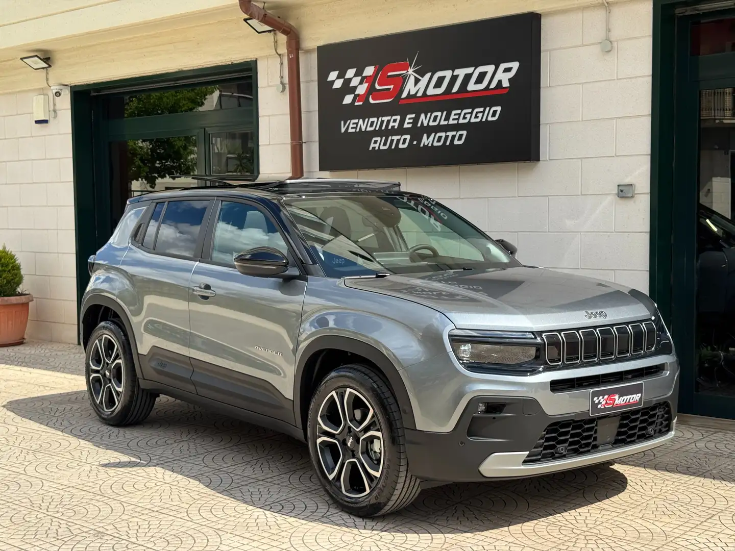 Jeep Avenger 1.2 turbo Summit fwd 100cv Km0 Tetto/Pelle/JBL/LED Grigio - 1