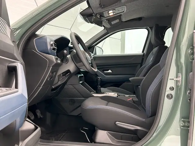 Dacia Duster view 11