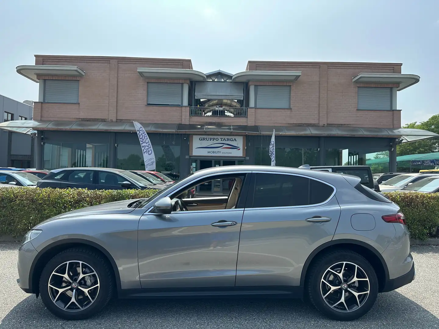 Alfa Romeo Stelvio Stelvio 2.2 t Executive Q4 210cv auto my19 Grigio - 1
