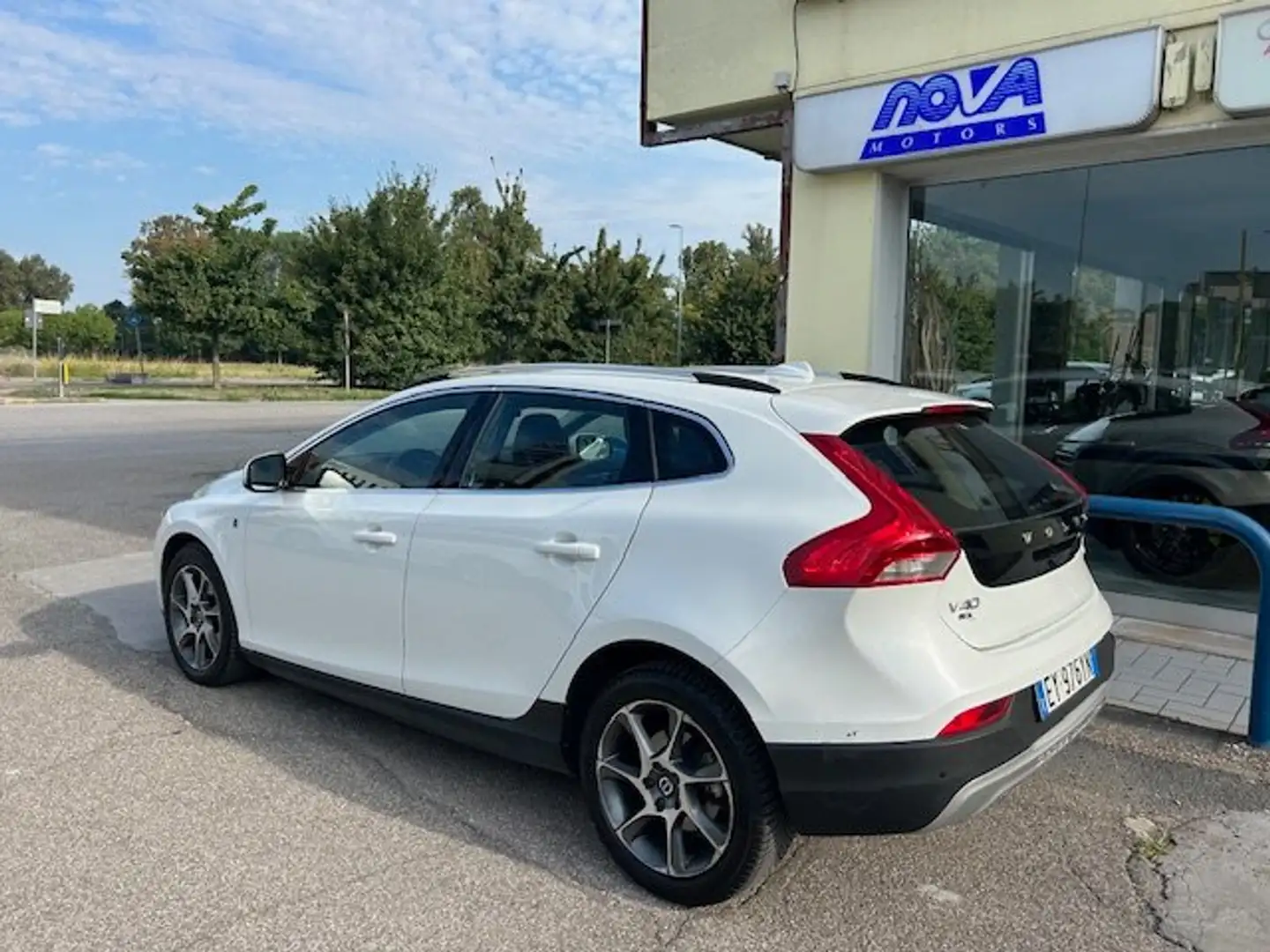 Volvo V40 Cross Country V40 II 2012 Cross Country 1.6 d2 Ocean Race Weiß - 2