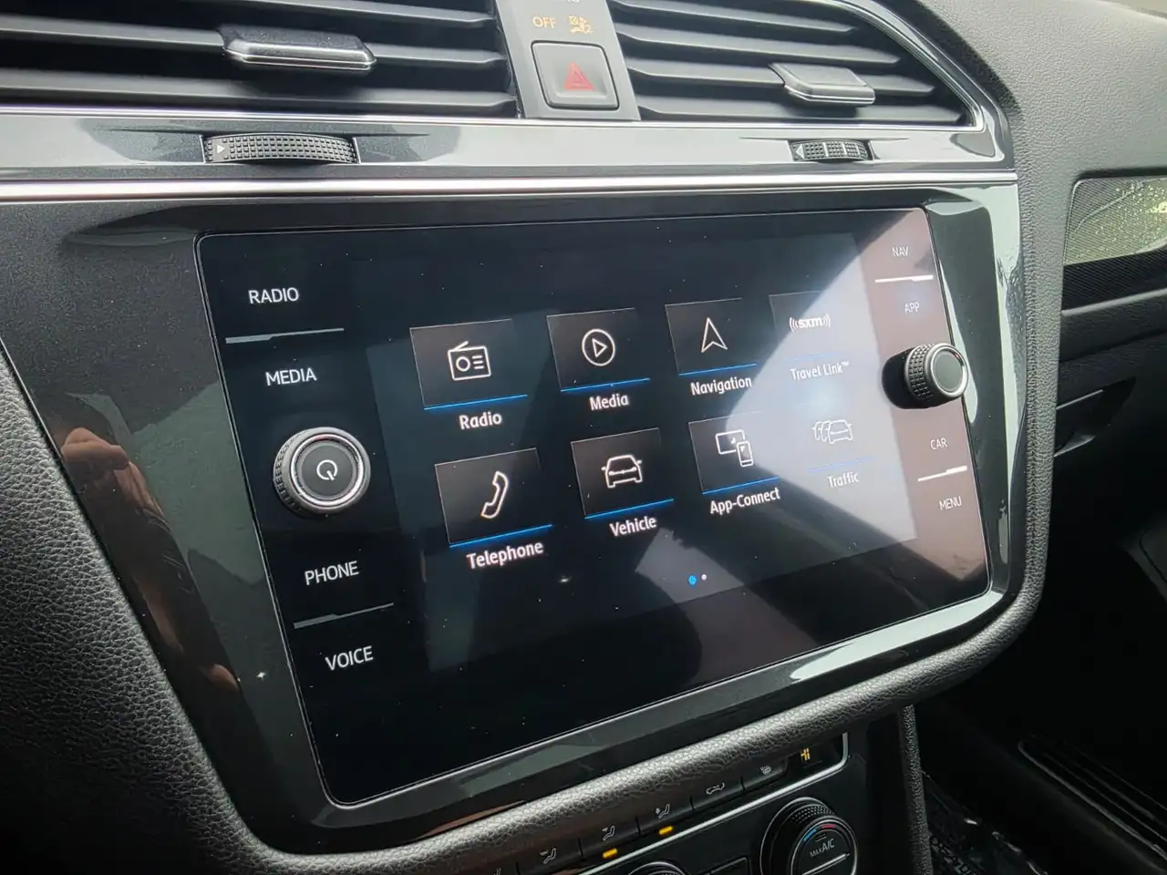 Volkswagen Tiguan снимка Volkswagen Tiguan