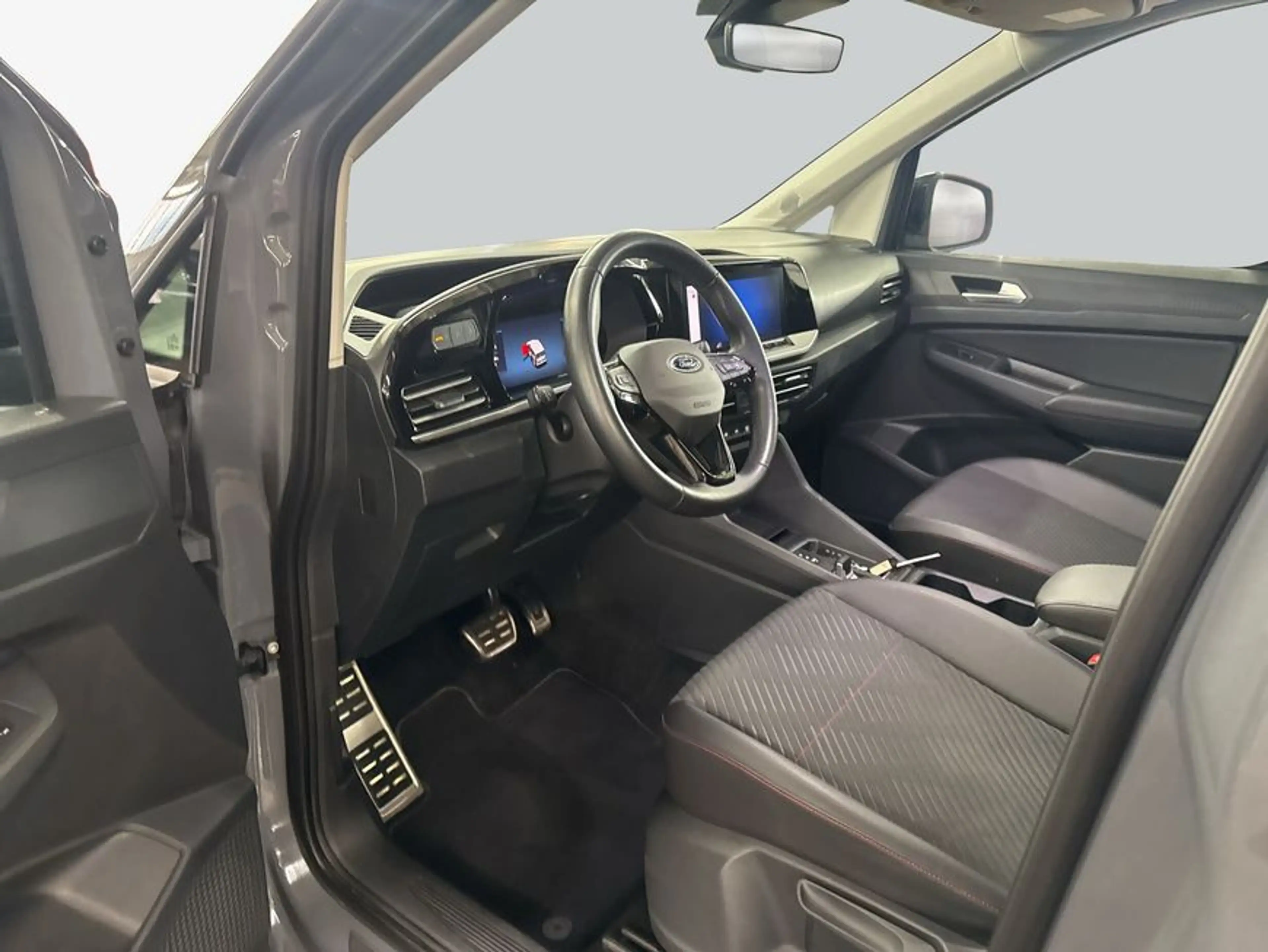 Ford Grand Tourneo Connect 2.0 EcoBlue Aut. SPORT 90 kW — photo 9