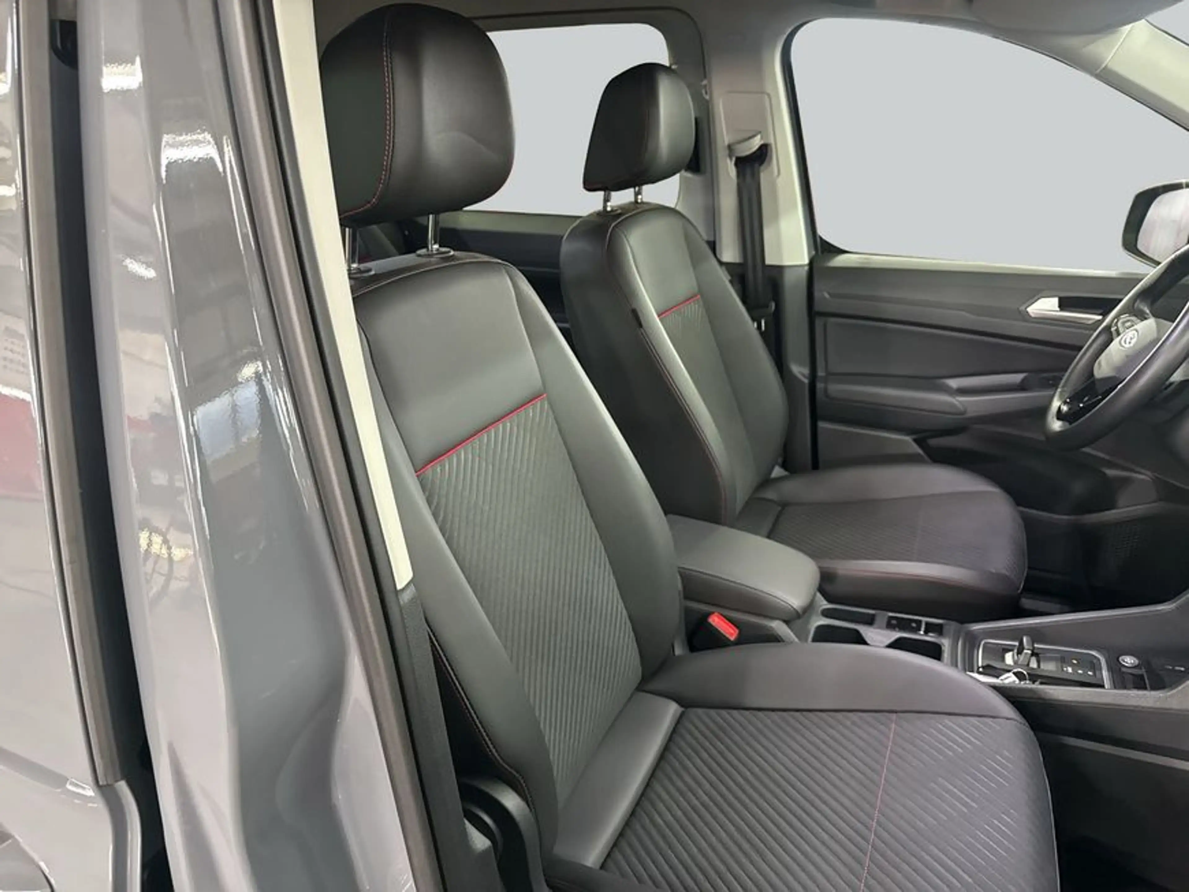 Ford Grand Tourneo Connect 2.0 EcoBlue Aut. SPORT 90 kW — photo 12