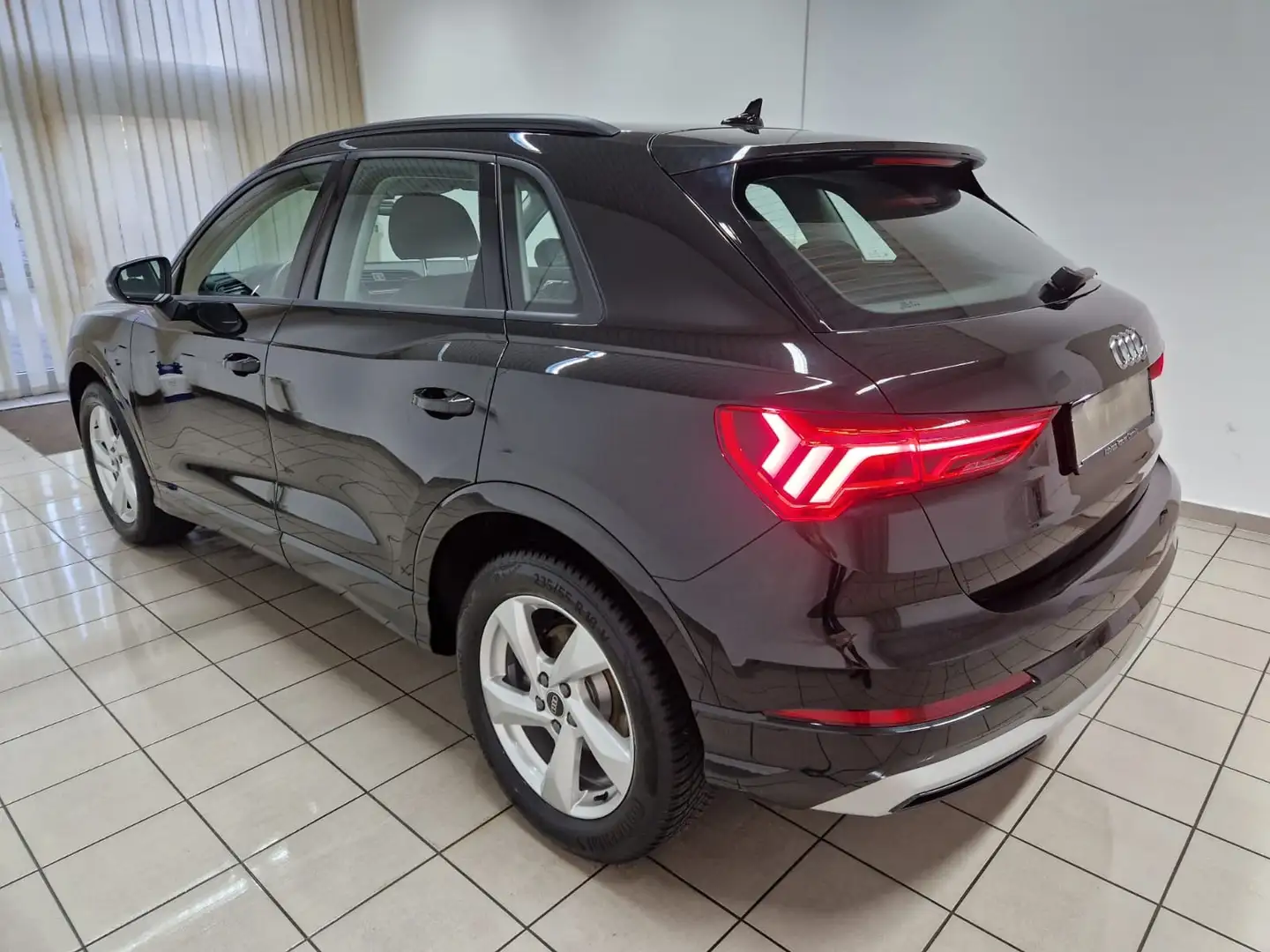 Audi Q3 35 TFSI advanced LED DAB MMI Navi Plus UVP 47T€ Schwarz - 2