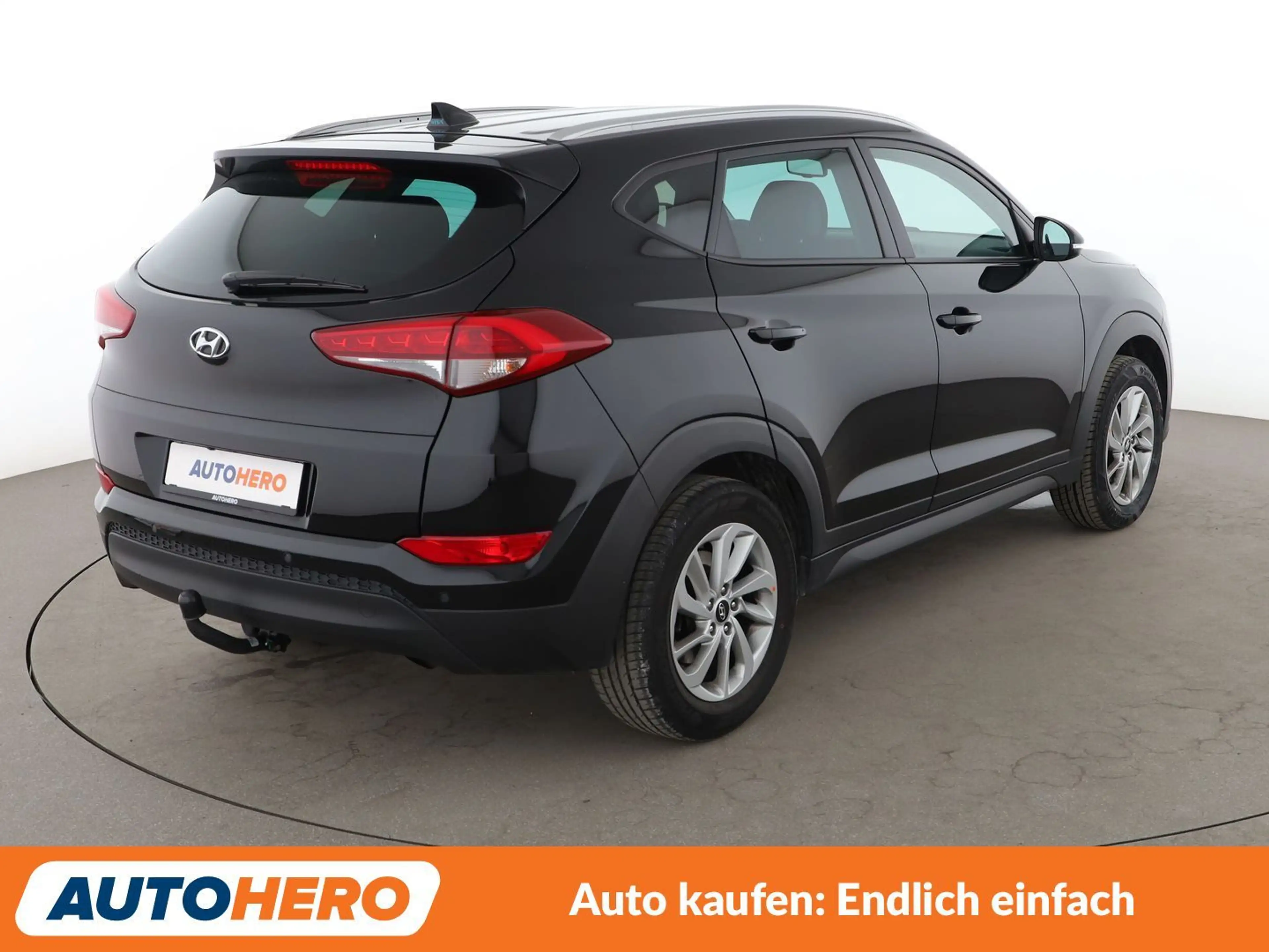 Hyundai TUCSON 1.6 Intro Edition blue 2WD*NAVI*SPUR*CAM*PDC*SHZ* — photo 6