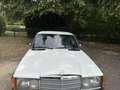 Mercedes-Benz 200 D - thumbnail 3