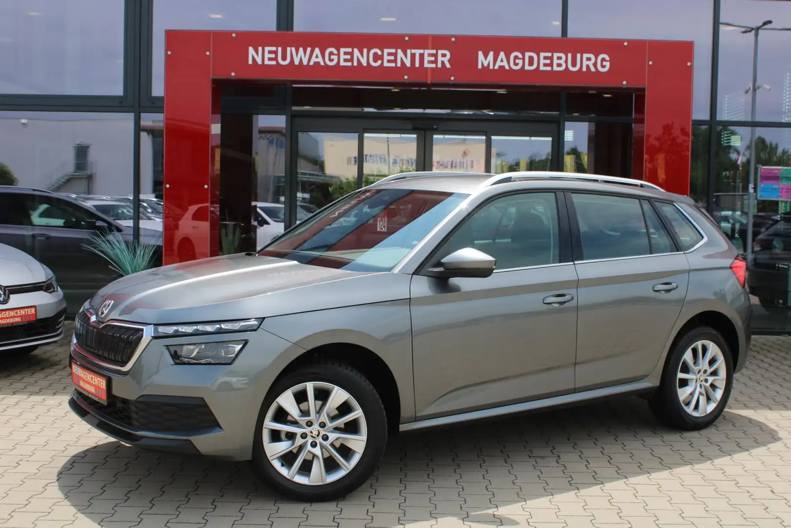 Skoda Kamiq 1.5 TSI DSG*KAMERA*PDC*SHZ*VOLL-LED*TEMPOMAT* Gris - 1