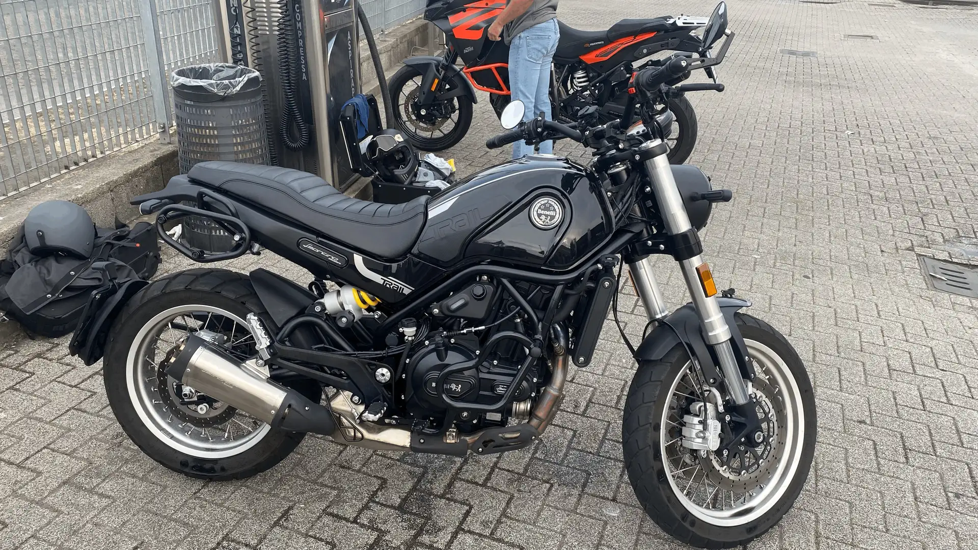 Benelli Leoncino 500 Trail Nero - 1