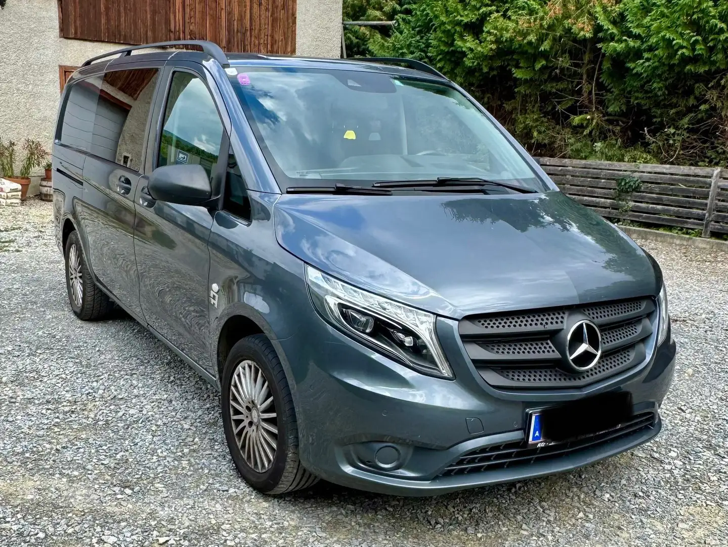 Mercedes-Benz Vito Vito Tourer 119 BlueTEC lang 4x4 Aut. Grau - 1